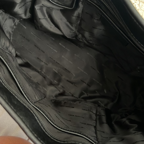 MICHAEL KORS • Saffiano Black Leather Tote Bag Purse - Picture 7 of 10